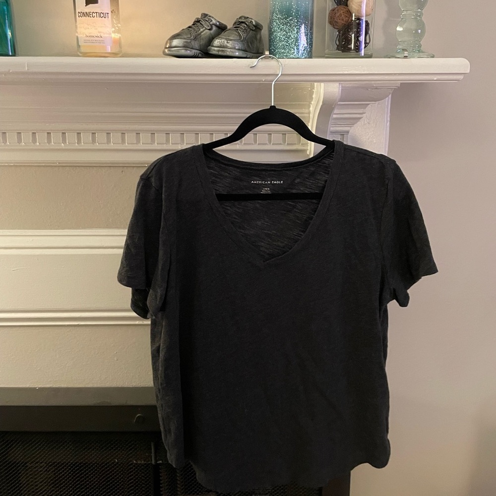 American Eagle gray v-neck, size large